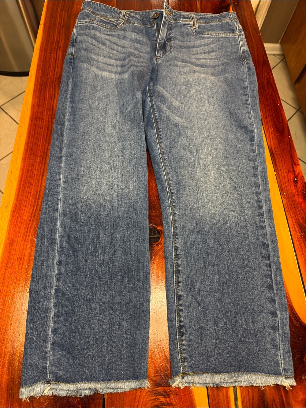 Habitat Women's Light Blue Cropped Straight Jeans / Capris